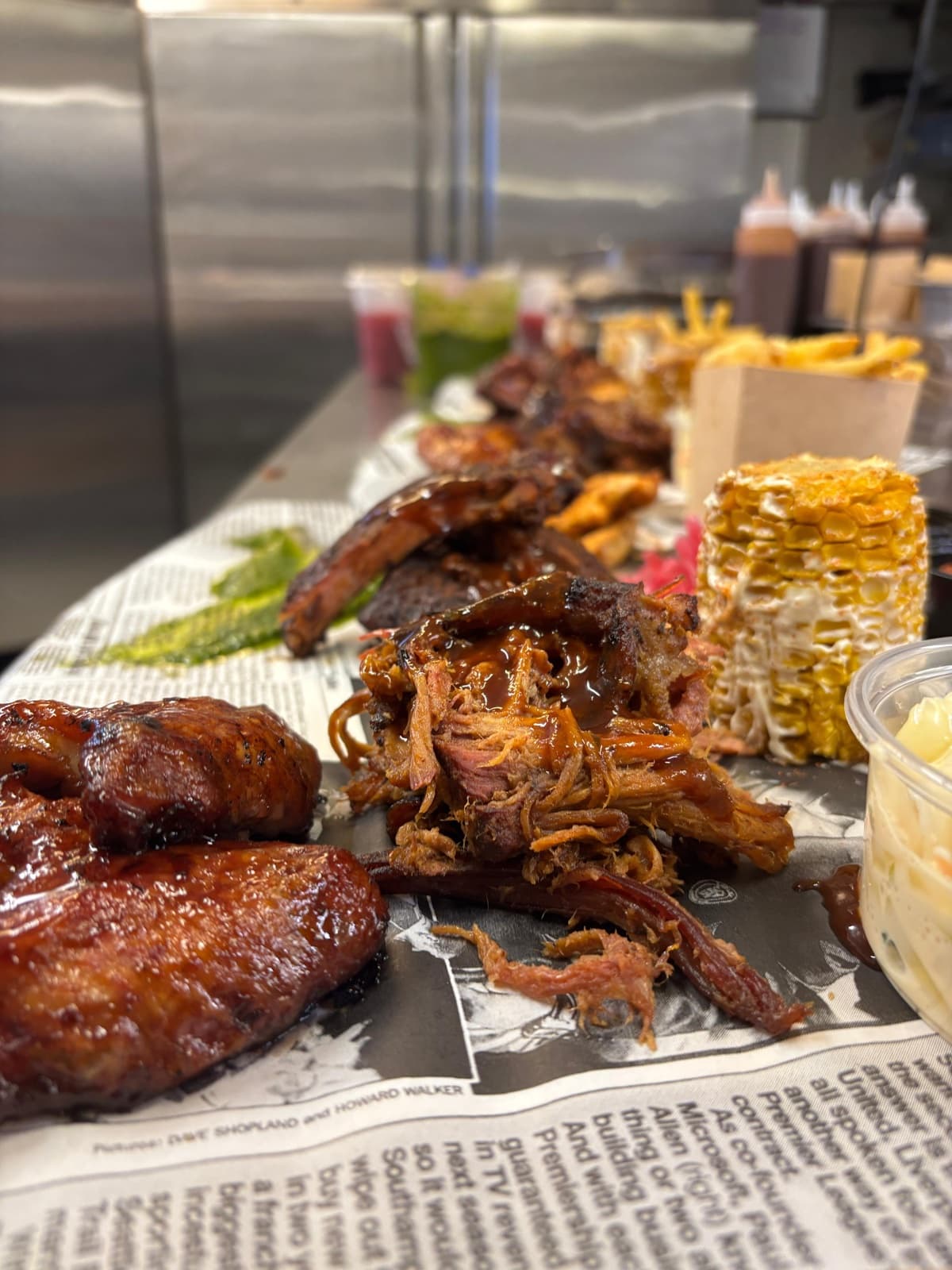 BBQ-bakke med pulled pork og majs