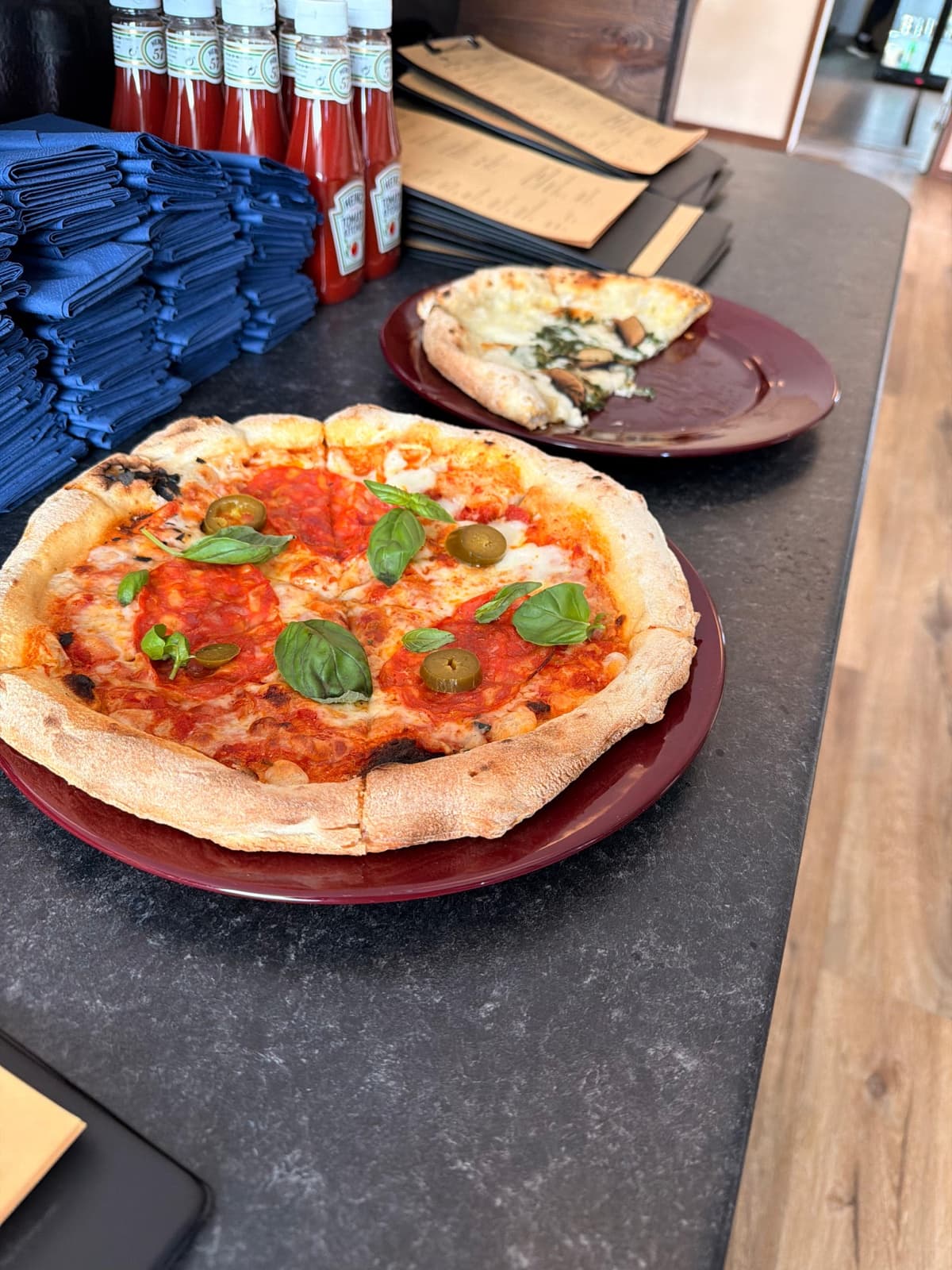 Stenovnsbagt pizza